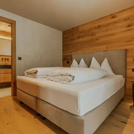 Almrausch * Lech am Arlberg